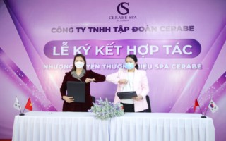 Lễ kí kết hợp tác toàn diện giữa Chuỗi nhượng quyền thương hiệu Spa Cerabe và Chủ Spa Trịnh Thị Hảo