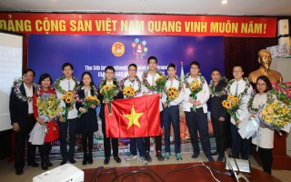 Đội tuyển học sinh Hà Nội đoạt Cúp bạc đồng đội Olympic quốc tế IOM