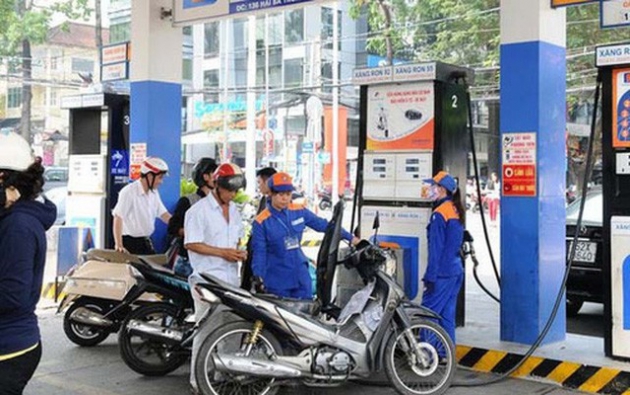 Chiều 12/10: Bộ Tài chính - Công thương quyết định điều chỉnh tăng giá bán lẻ xăng dầu